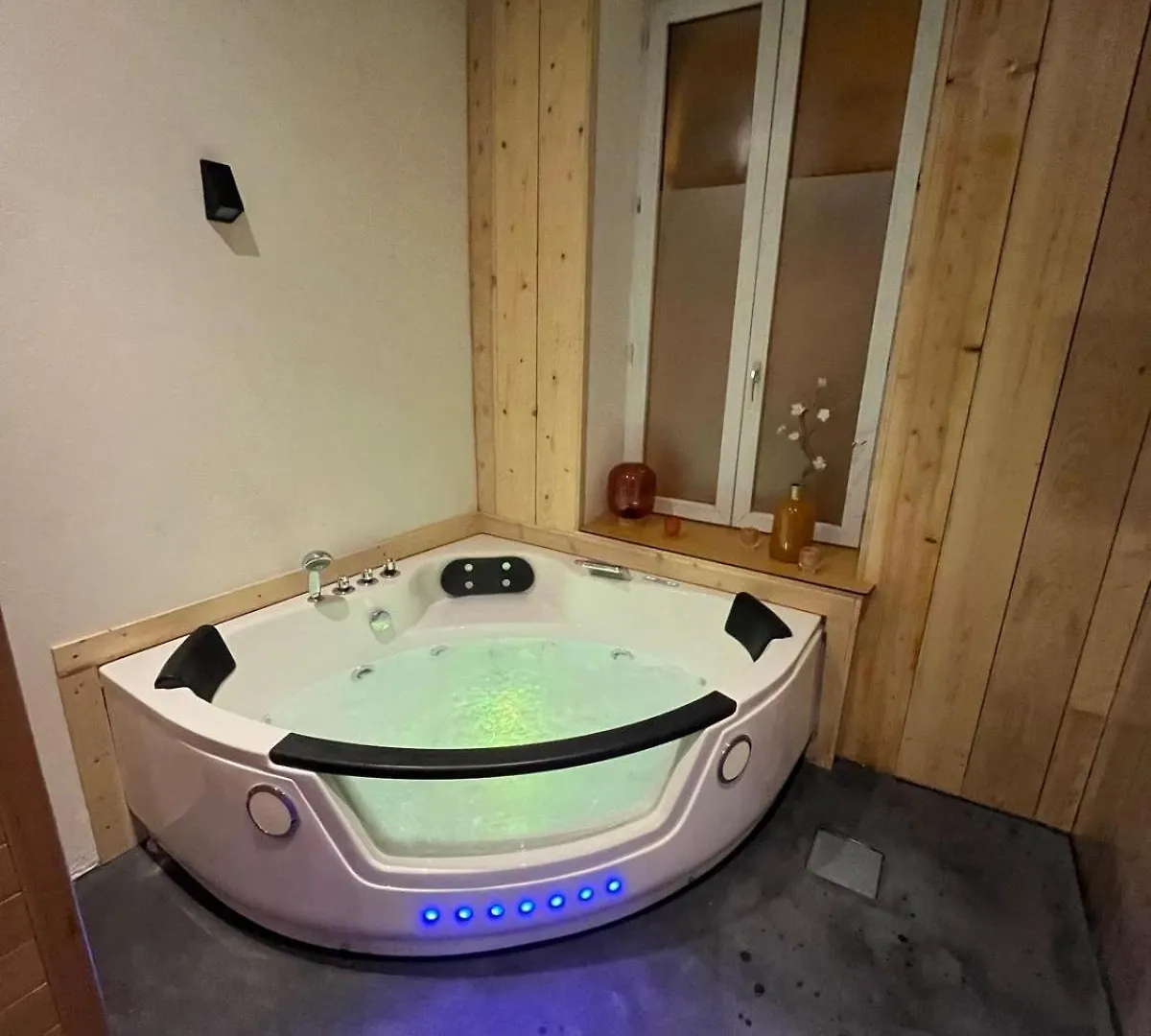 Loubottine Sauna And Balneo Romans-sur-Isere 0*,